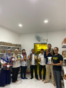 Kunjungan ke Olahan Krispi Kulit Patin